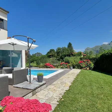 Chalet La Talima - Diseno En Entorno Rural De Llanes