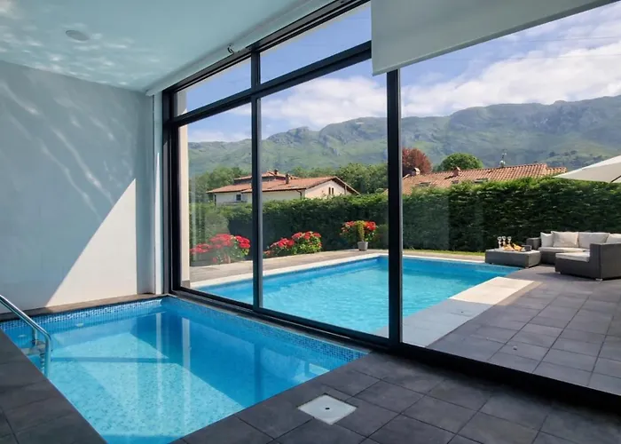 Llanes Piscina Interior Y Exterior - Talima La Pereda de Llanes