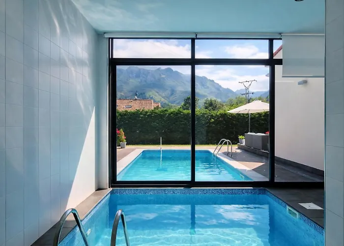 Llanes Piscina Interior Y Exterior - Talima 木屋 La Pereda de Llanes