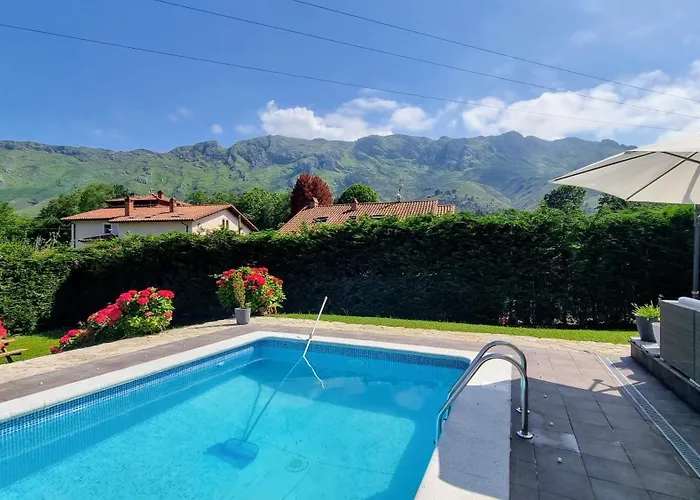 Llanes Piscina Interior Y Exterior - Talima * La Pereda de Llanes