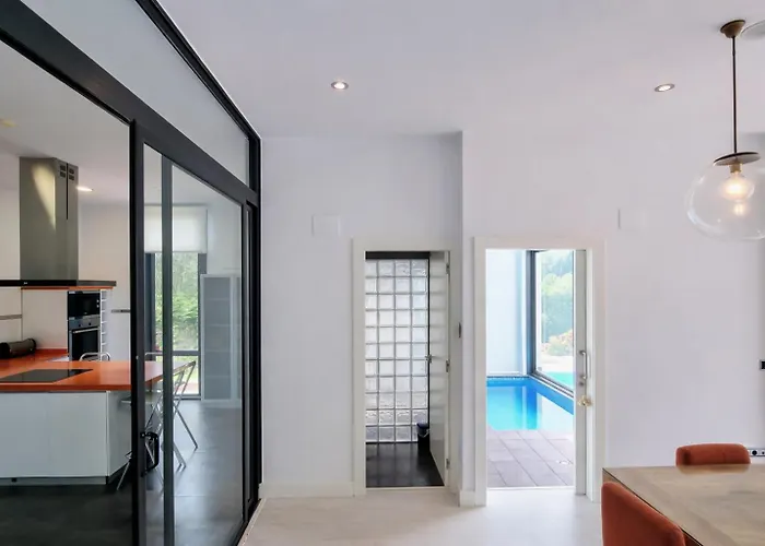 Llanes Piscina Interior Y Exterior - Talima