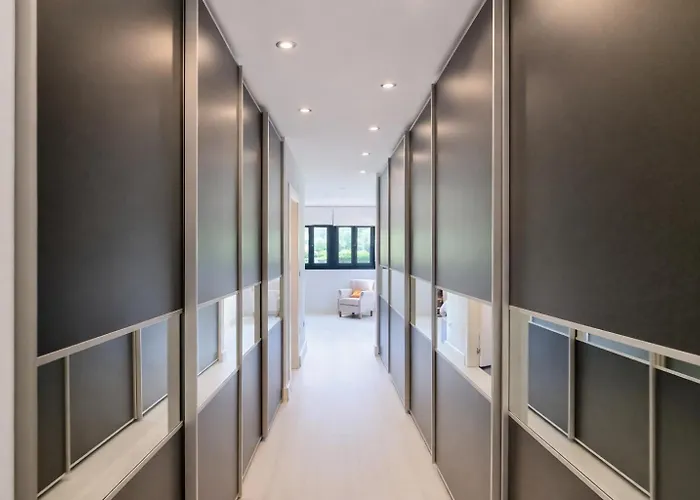 Llanes Piscina Interior Y Exterior - Talima