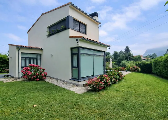 Llanes Piscina Interior Y Exterior - Talima