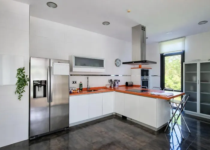 Llanes Piscina Interior Y Exterior - Talima 木屋