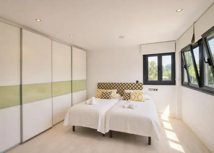 Llanes Piscina Interior Y Exterior - Talima 木屋