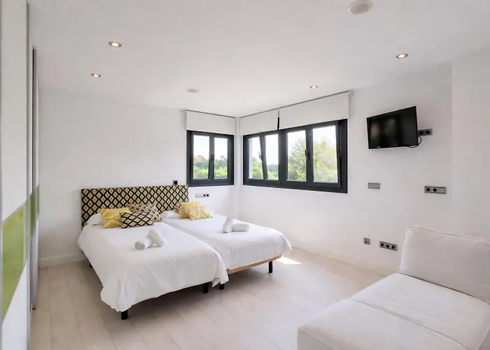 Llanes Piscina Interior Y Exterior - Talima 木屋