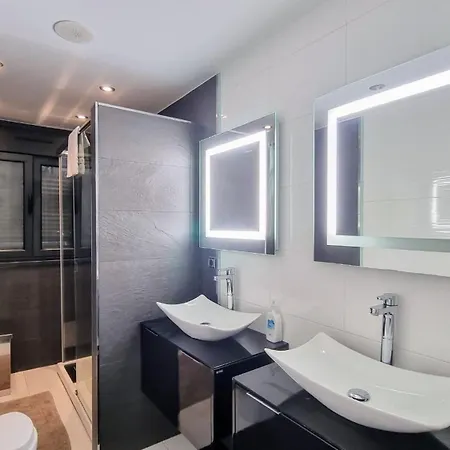 Chalet La Talima - Diseno En Entorno Rural De Llanes